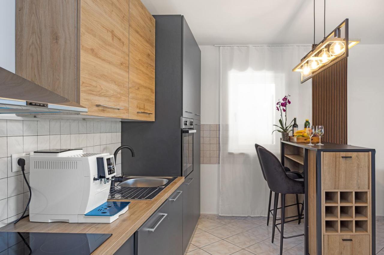 Romeo&Julia- Newly Refurbished Apartment Near Medulin ポメル エクステリア 写真